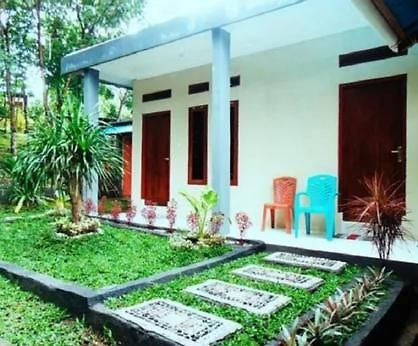 Tangkoko Macaca Hotel Rinondoran Exterior photo