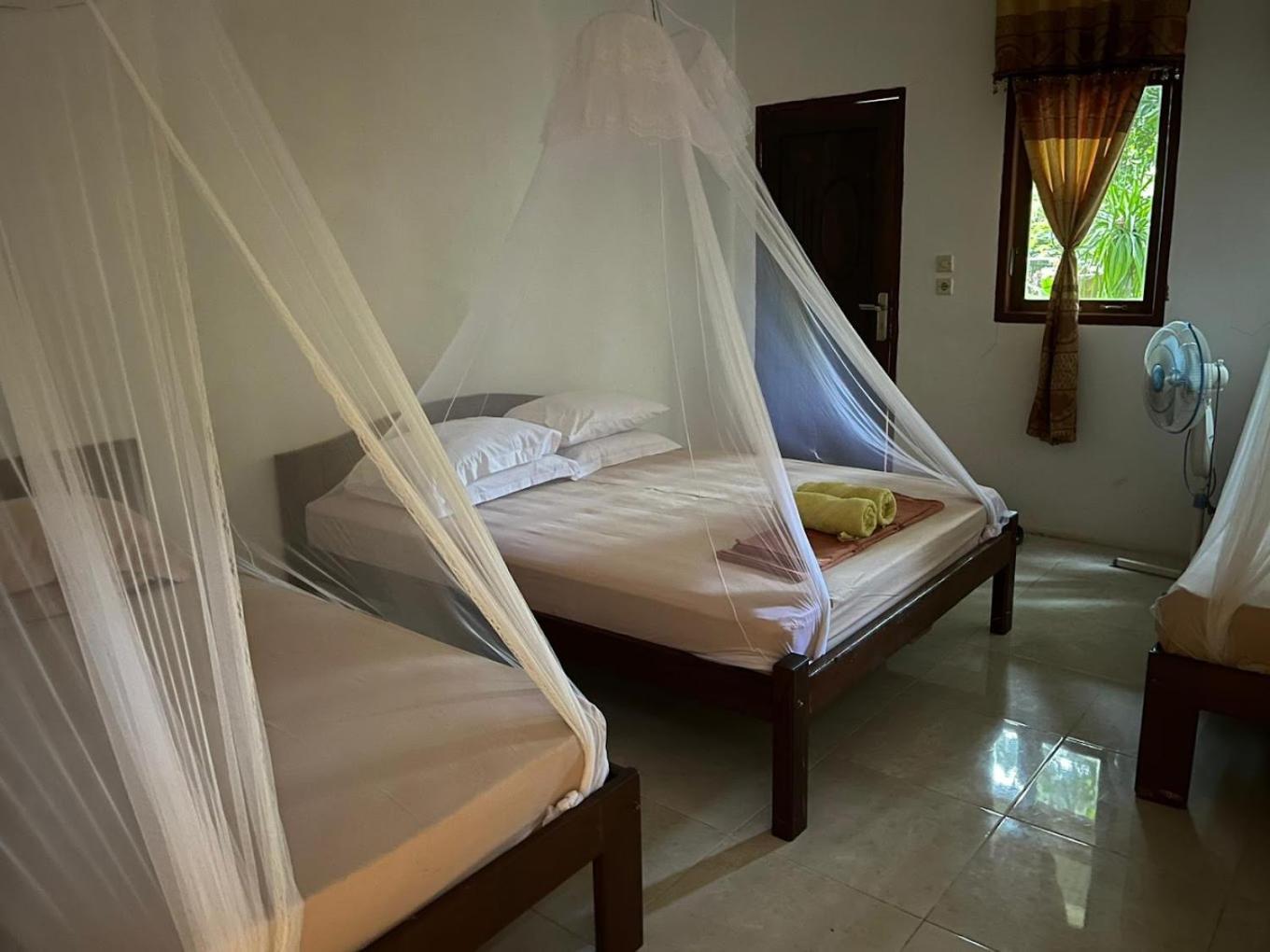 Tangkoko Macaca Hotel Rinondoran Exterior photo